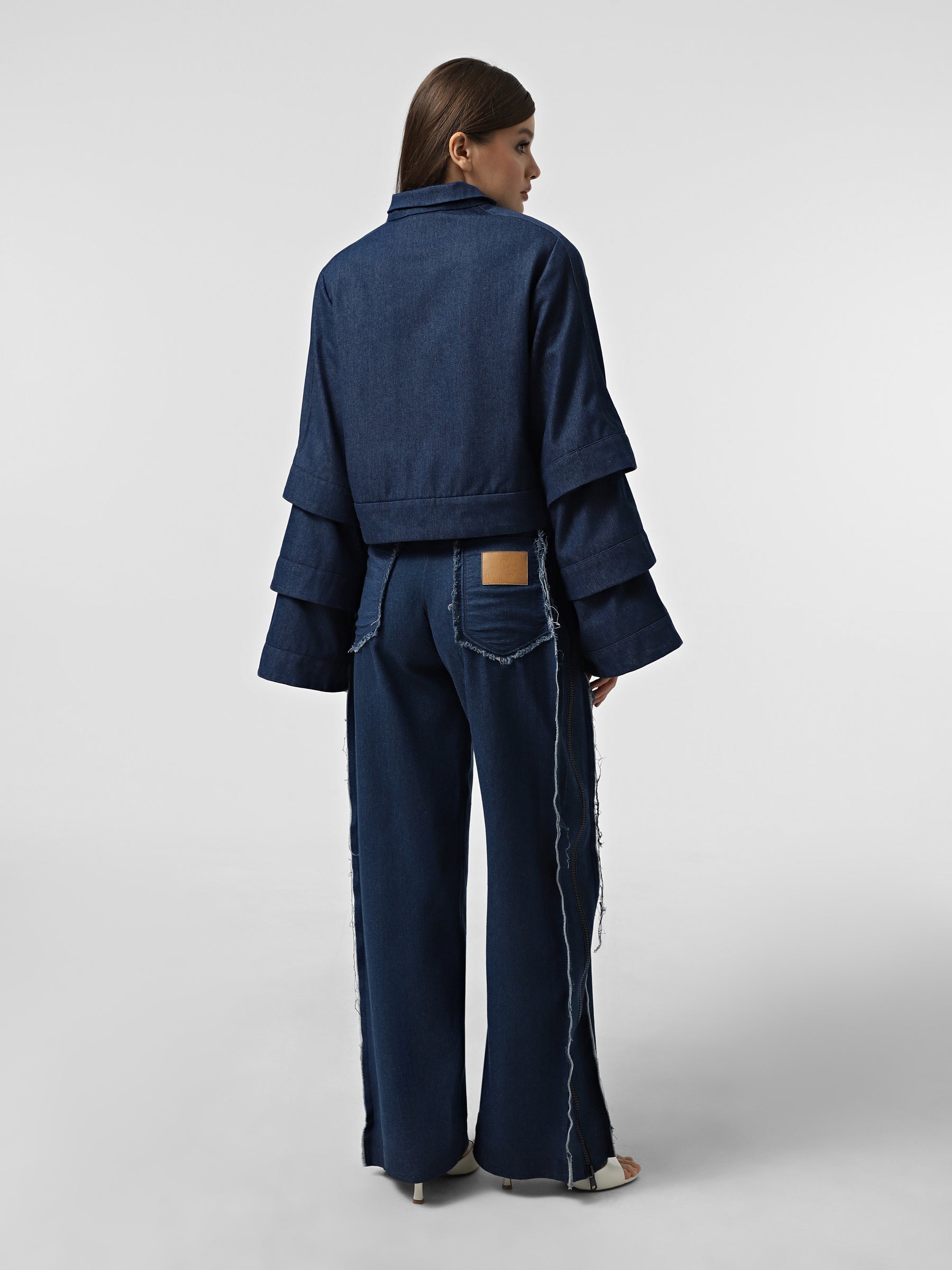 ZIPPED DENIM JEANS
